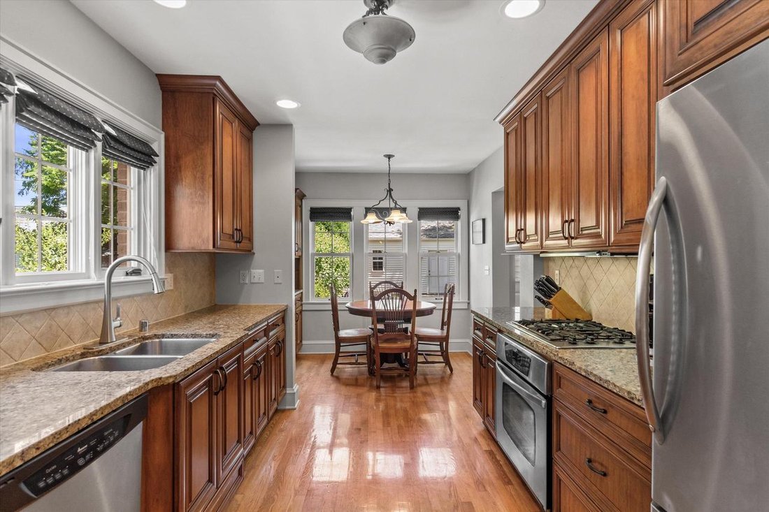 House in Wauwatosa, Wisconsin, United States 2 - 18362214