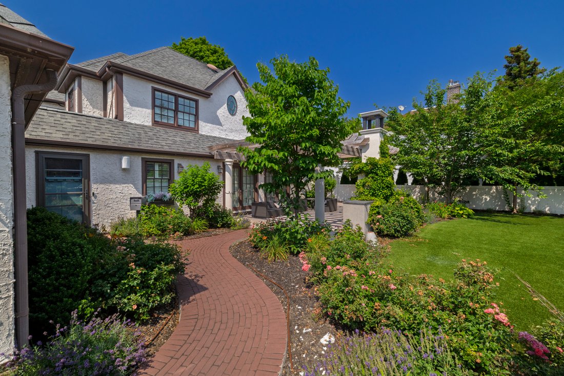 House in Rockville Centre, New York, United States 3 - 18360560