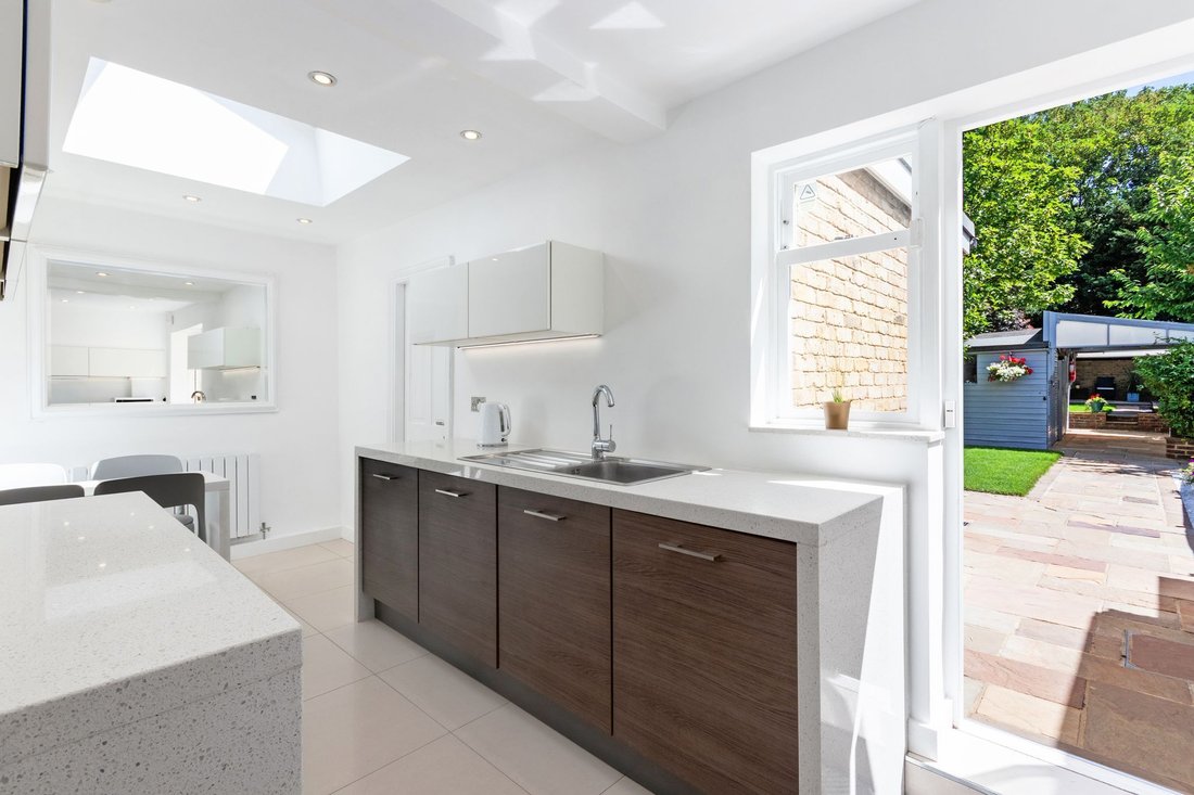House in Gunnersbury, Hounslow, England 5 - 18350887