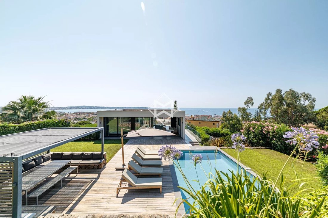 Villa in Cannes, Provence-Alpes-Côte d'Azur, France 1 - 18364119