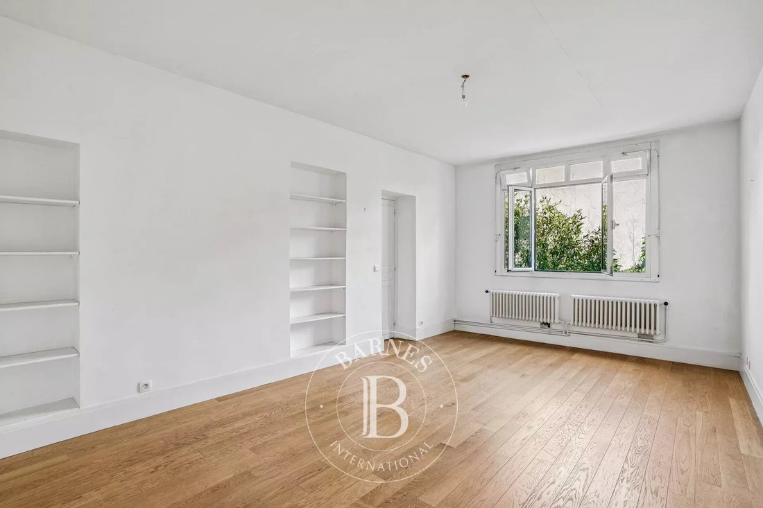 Apartment in Notre Dame, Versailles, France 3 - 18363898