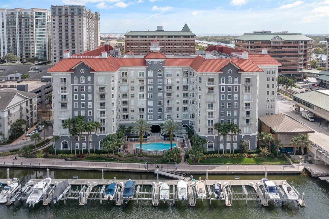 Condo in Tampa, Florida, United States 1 - 18362111