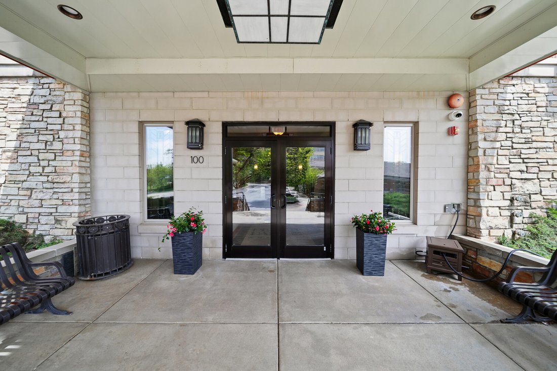 Condo in Wheeling, Illinois, United States 3 - 18365668