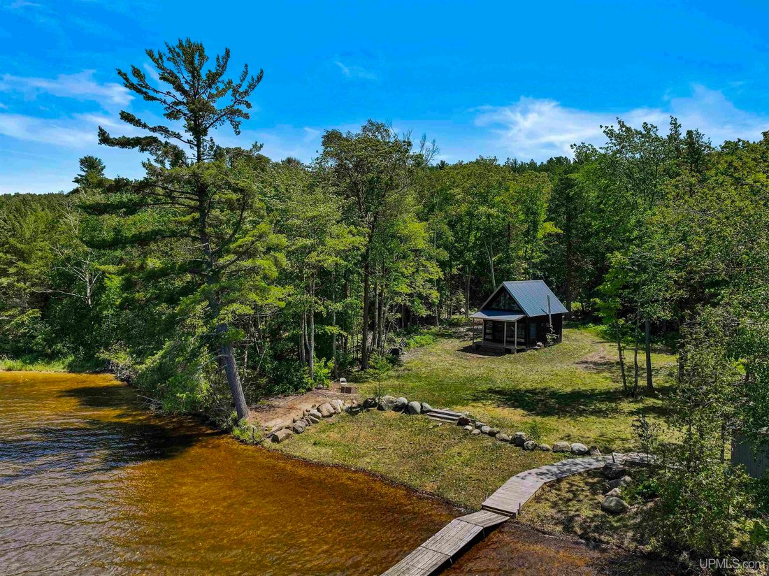 House in Hancock, Michigan, United States 2 - 18366809