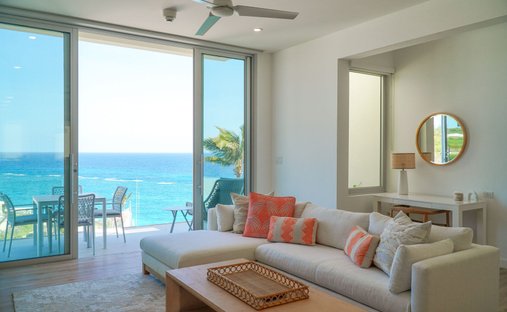 Penthouse in South Road, Warwick Parish, Bermuda 1