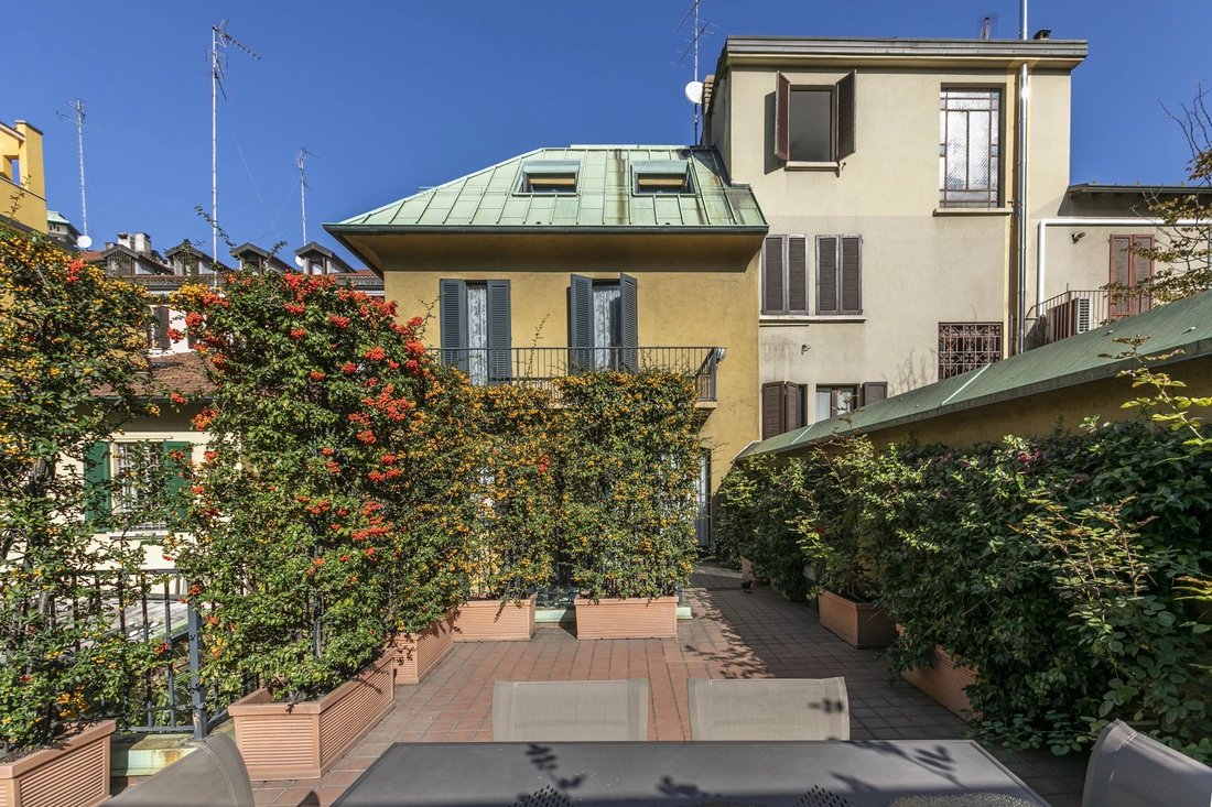 Villa in Historic Center, Milan, Lombardy 2 - 18361519