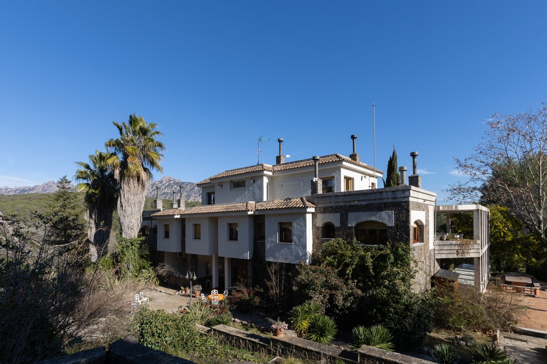 Villa in Collbato, Catalonia, Spain 1 - 18434798
