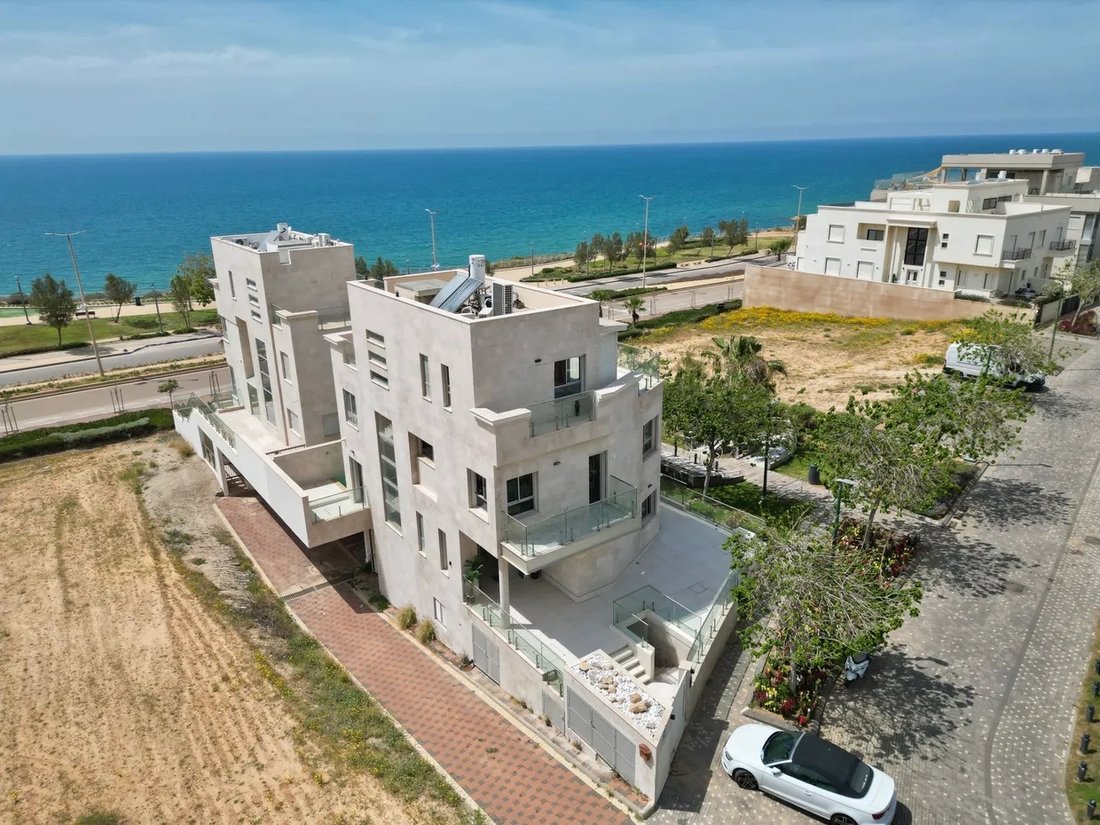Villa in Netanya, Center District, Israel 1 - 18364387