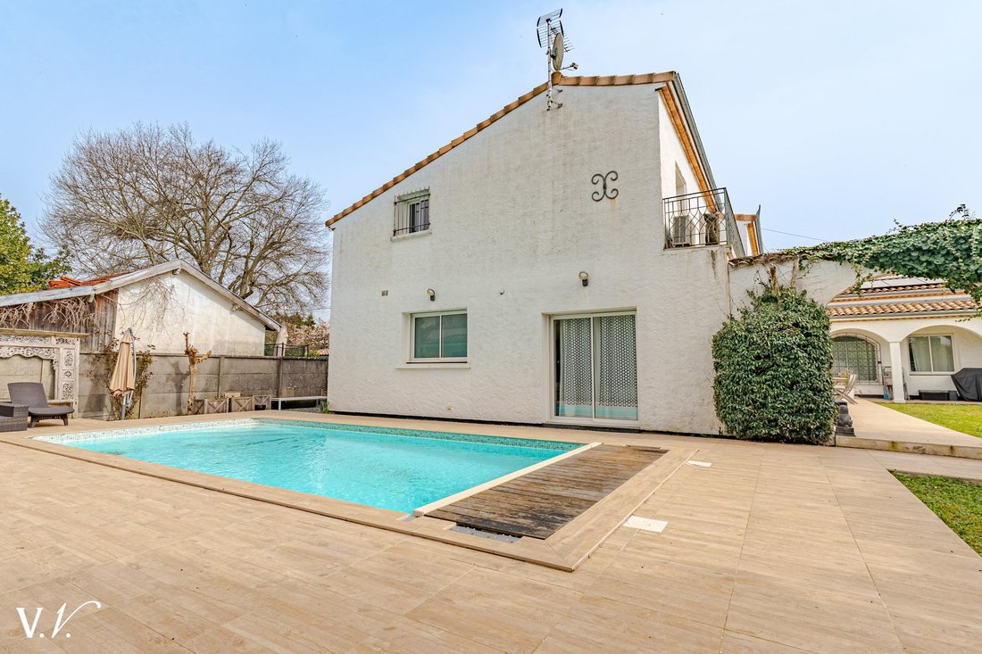 Villa in Mérignac, Nouvelle-Aquitaine, France 2 - 17360734