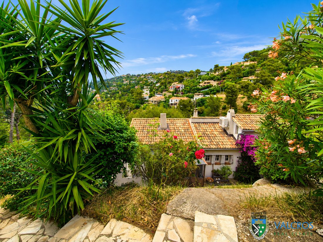 House in Centre Ville, Carqueiranne, France 1 - 18363123