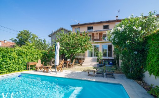 Estate in Saint Cyprien, Toulouse, France 1