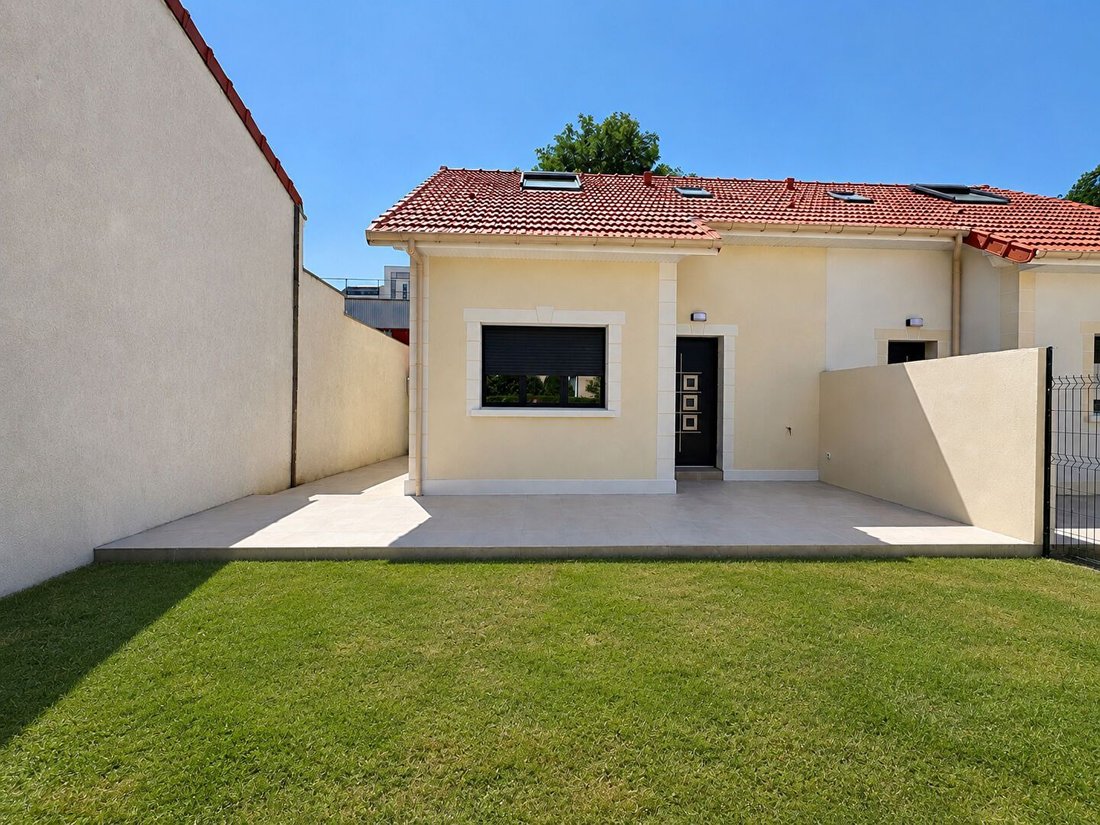 House in Centre Ville-Sarments, Châtillon, France 1 - 18362976