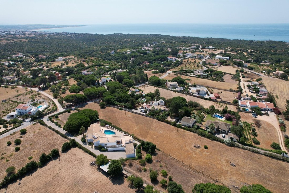 House in Lagoa e Carvoeiro, Algarve, Portugal 2 - 18297994