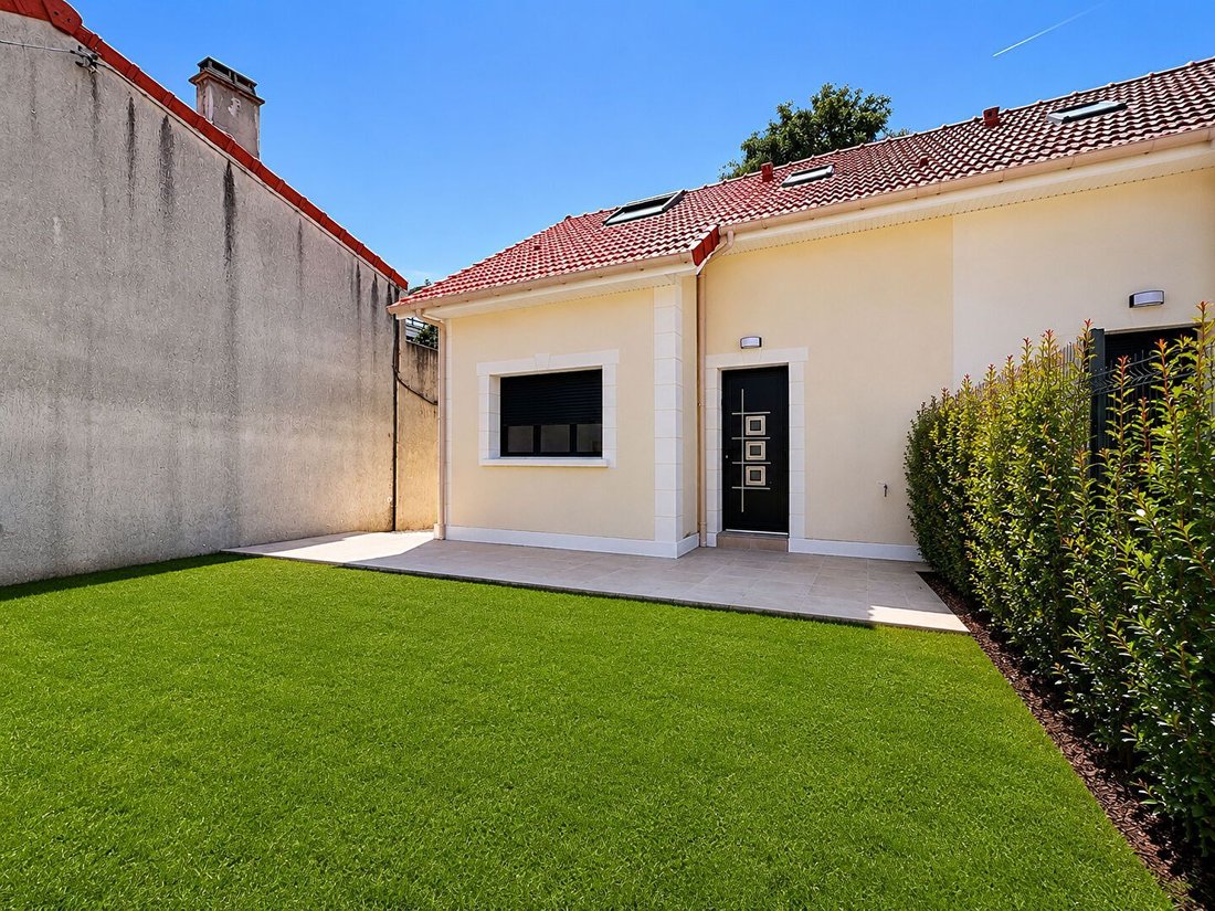 House in Centre Ville-Sarments, Châtillon, France 2 - 18362976