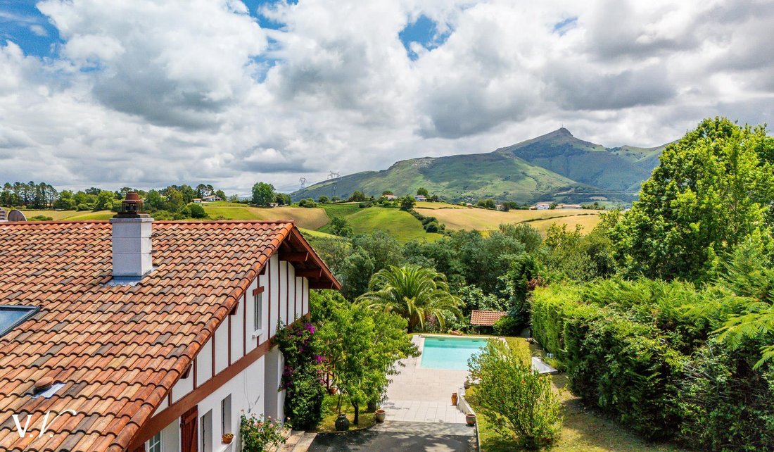 Estate in Mendi-Choko-Karrikatxar-Olhette, Urrugne, France 4 - 18363049