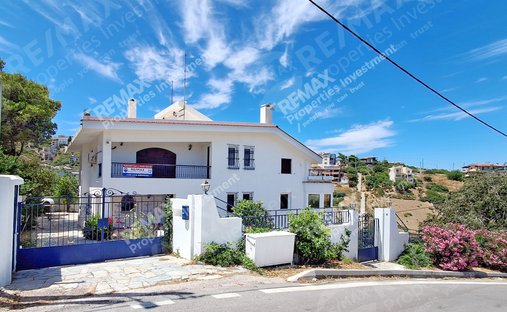 House in Nea Makri, Attica, Greece 1