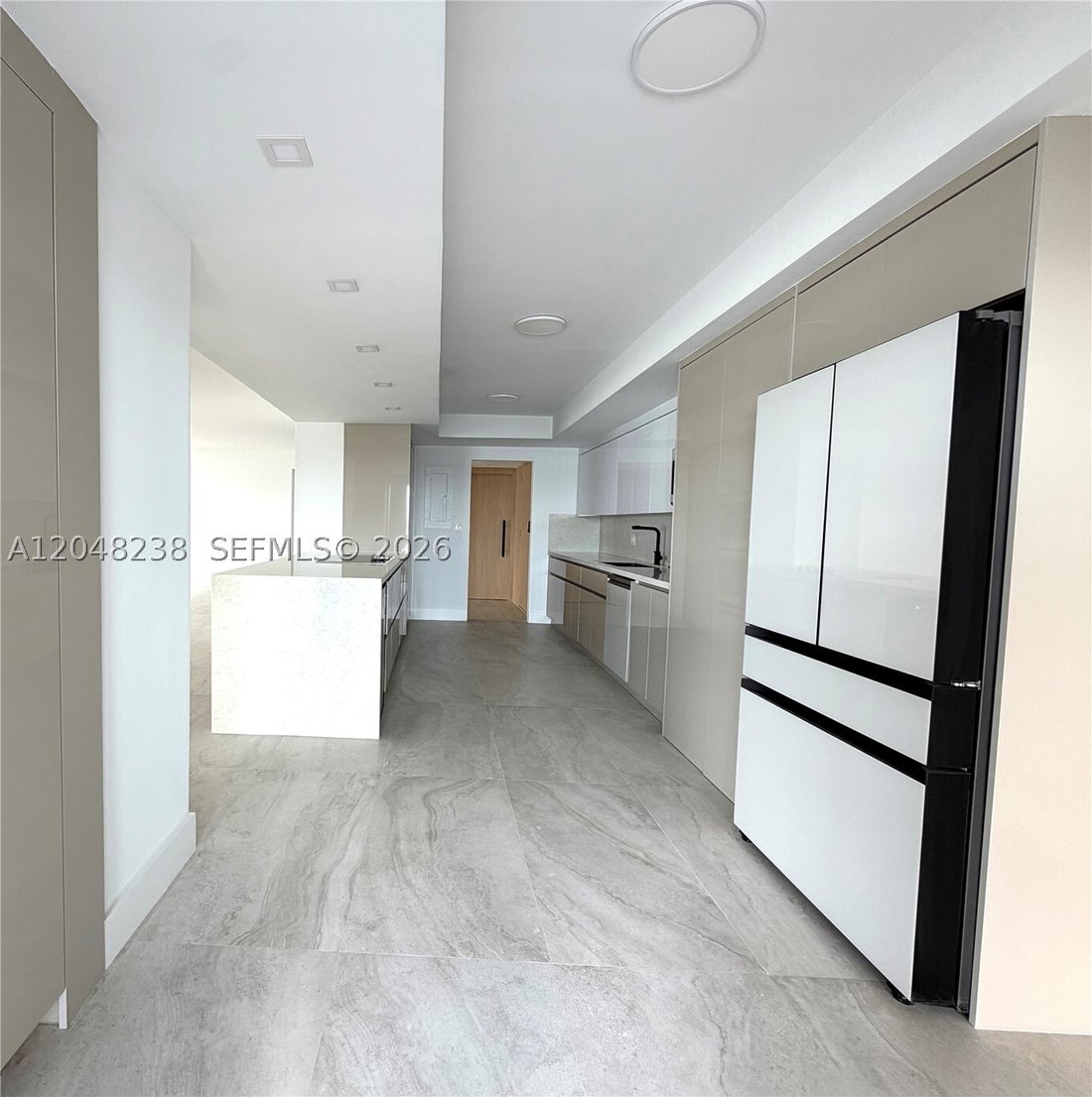 Condo in North Miami, Florida, United States 3 - 18362597