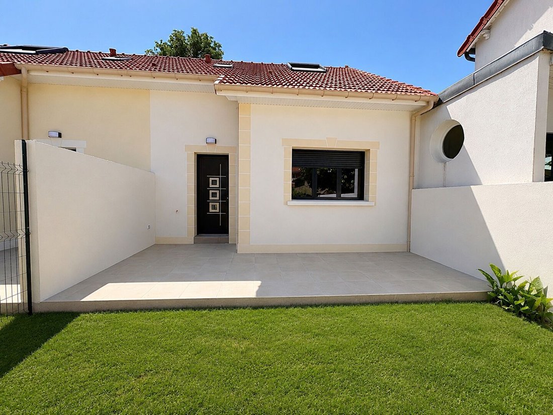 House in Centre Ville-Sarments, Châtillon, France 2 - 18362966