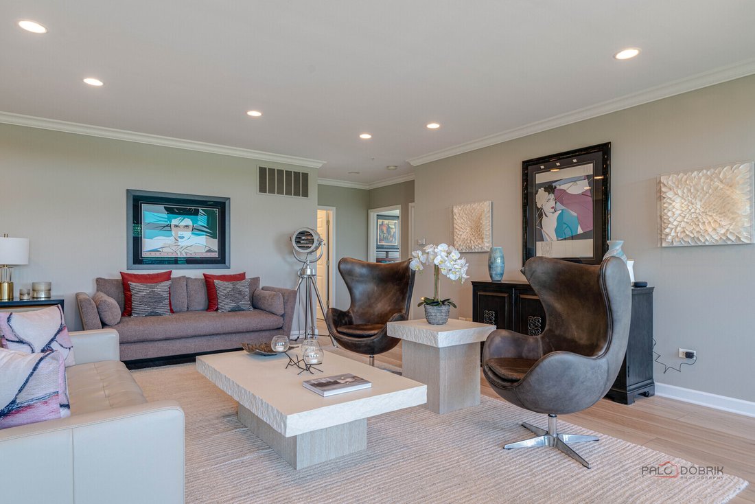 Condo in Buffalo Grove, Illinois, United States 4 - 18362916