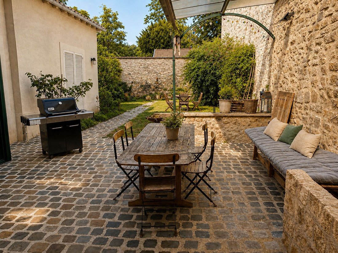 House in Fontainebleau, Ile-de-France, France 1 - 18362811