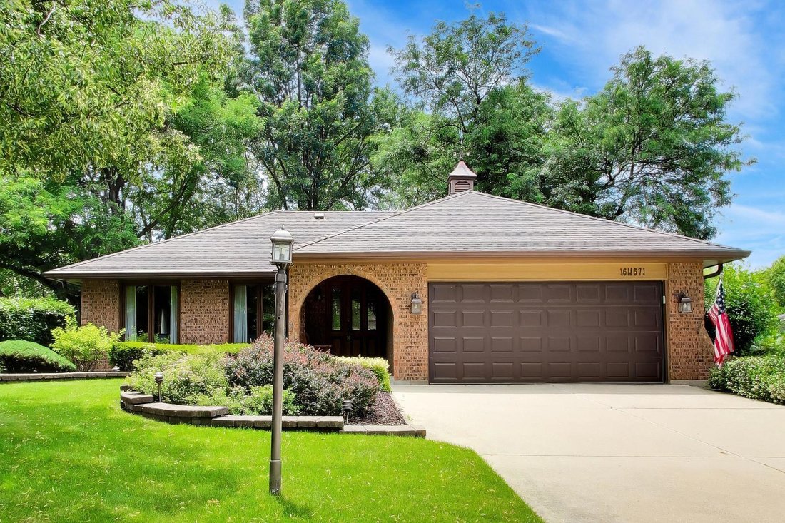 House in Burr Ridge, Illinois, United States 1 - 18362878