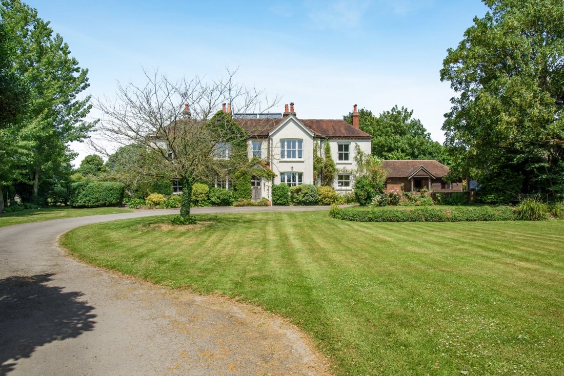 House in Oving, England 4 - 18362333