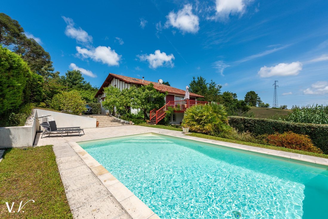 Estate in Mendi-Choko-Karrikatxar-Olhette, Urrugne, France 3 - 18363049