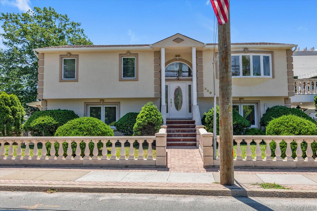 House in Bayville, New York, United States 1 - 18366973