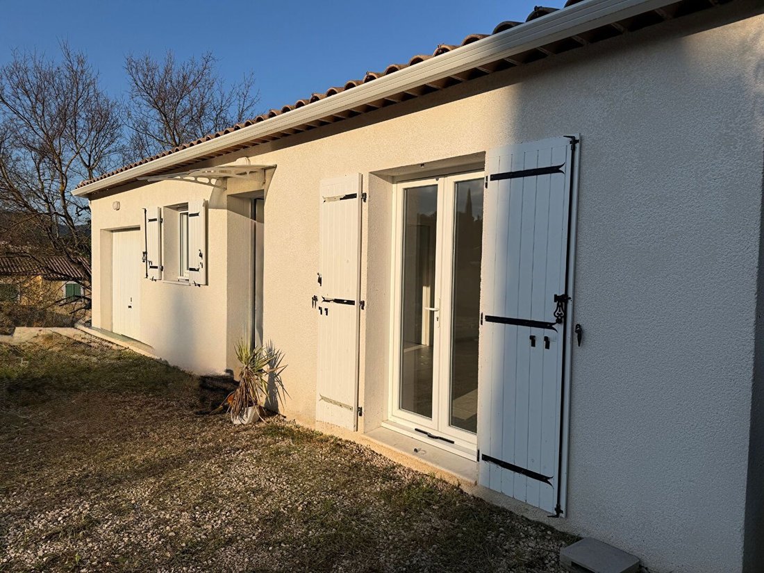 Casa en La Destrousse, Provenza-Alpes-Costa Azul, Francia 1 - 18366111