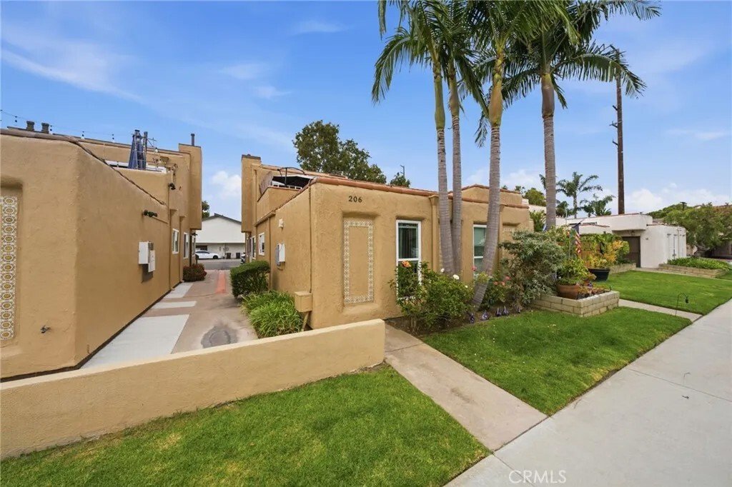 Huntington Beach, California, United States 3 - 18366199