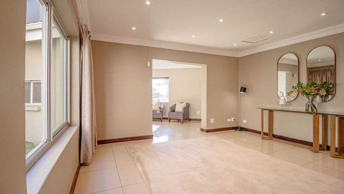 Country House in Bedford Gardens, Gauteng, South Africa 4 - 18369112