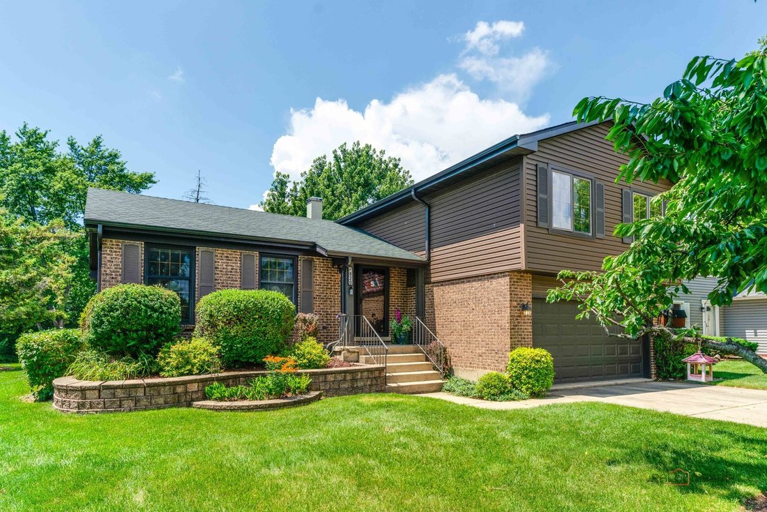 House in Schaumburg, Illinois, United States 2 - 18365633