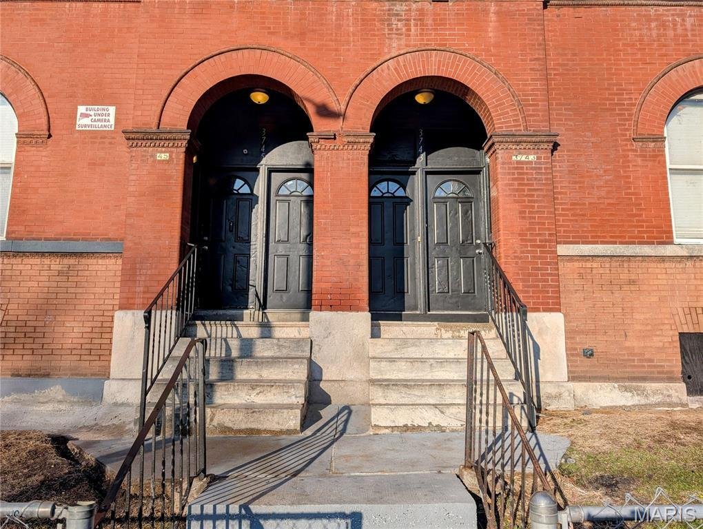 St. Louis, Missouri, United States 3 - 18366100