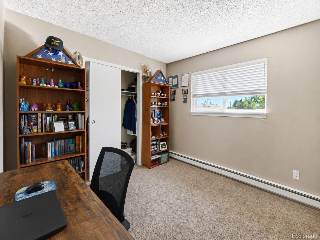 Lakewood, Colorado, United States 4 - 18365418