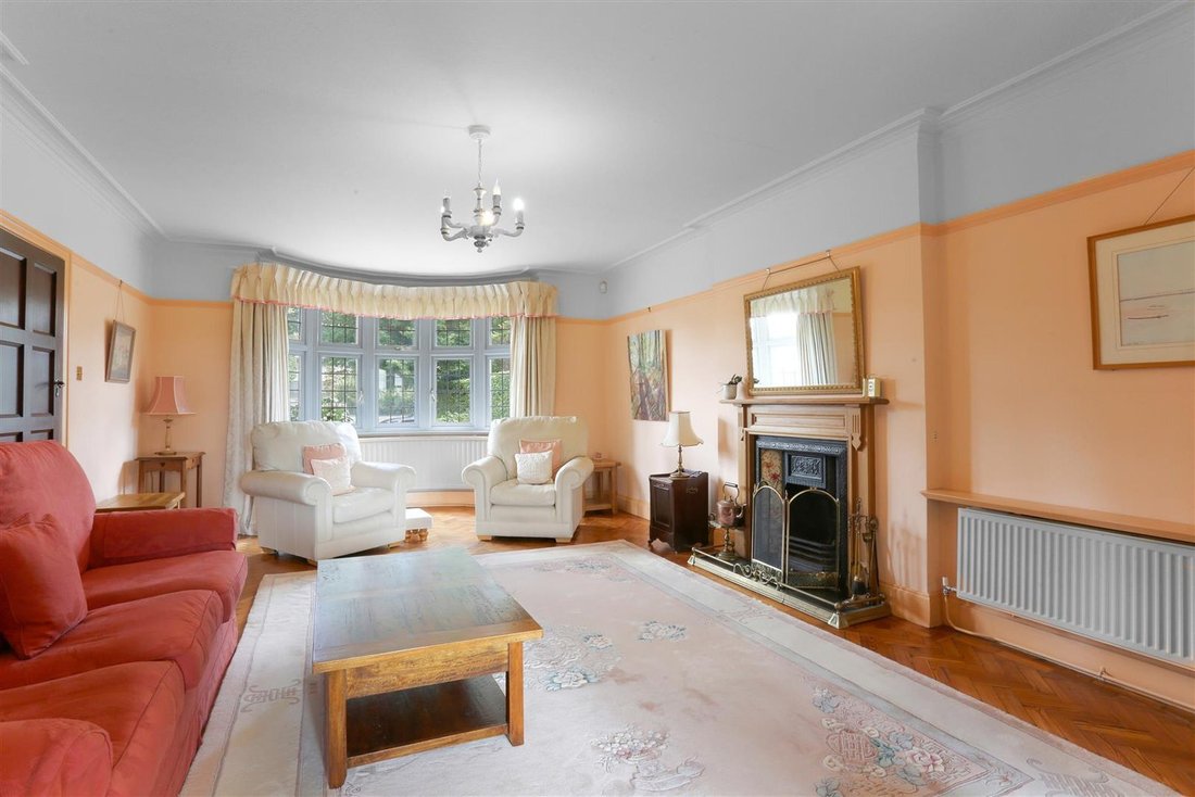 House in London Borough of Sutton, England 4 - 18365022
