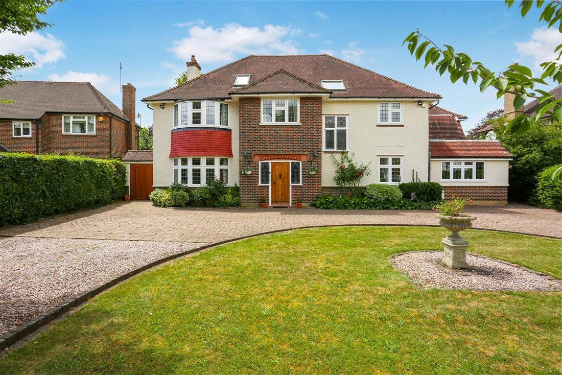 House in London Borough of Sutton, England 1 - 18365022