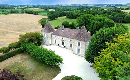 House in Saint-Colomb-de-Lauzun, Nouvelle-Aquitaine, France 1