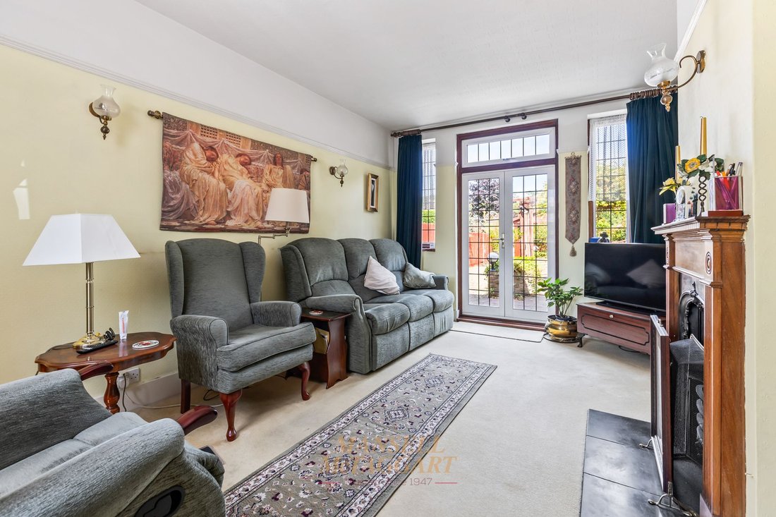 House in East Grinstead, England 3 - 18363887
