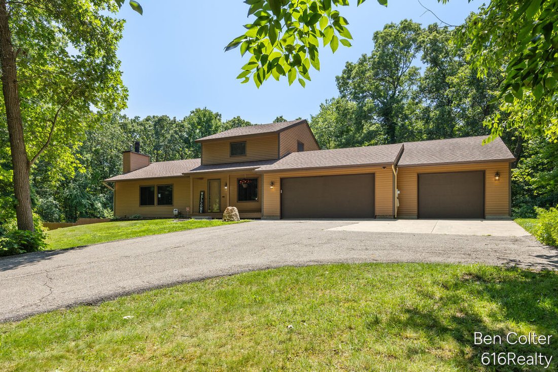 Maison à Lowell, Michigan, États-Unis 1 - 18366804