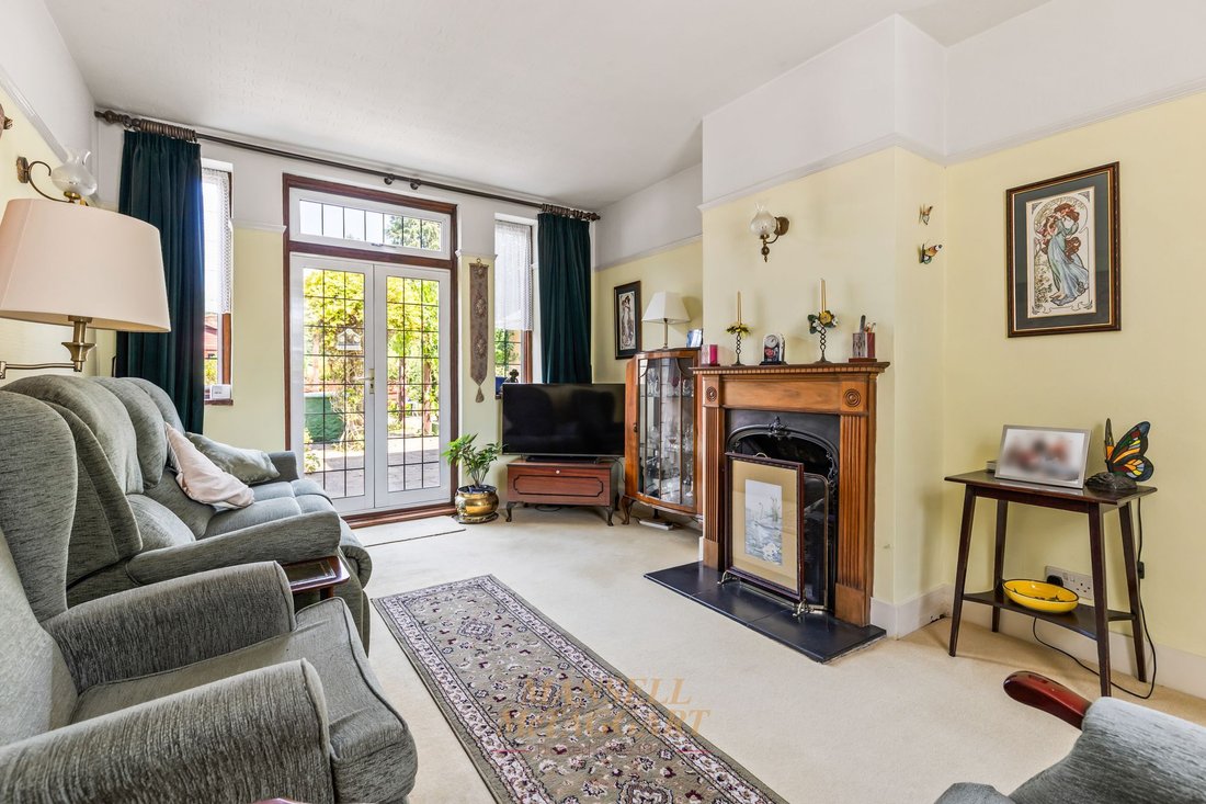 House in East Grinstead, England 5 - 18363887