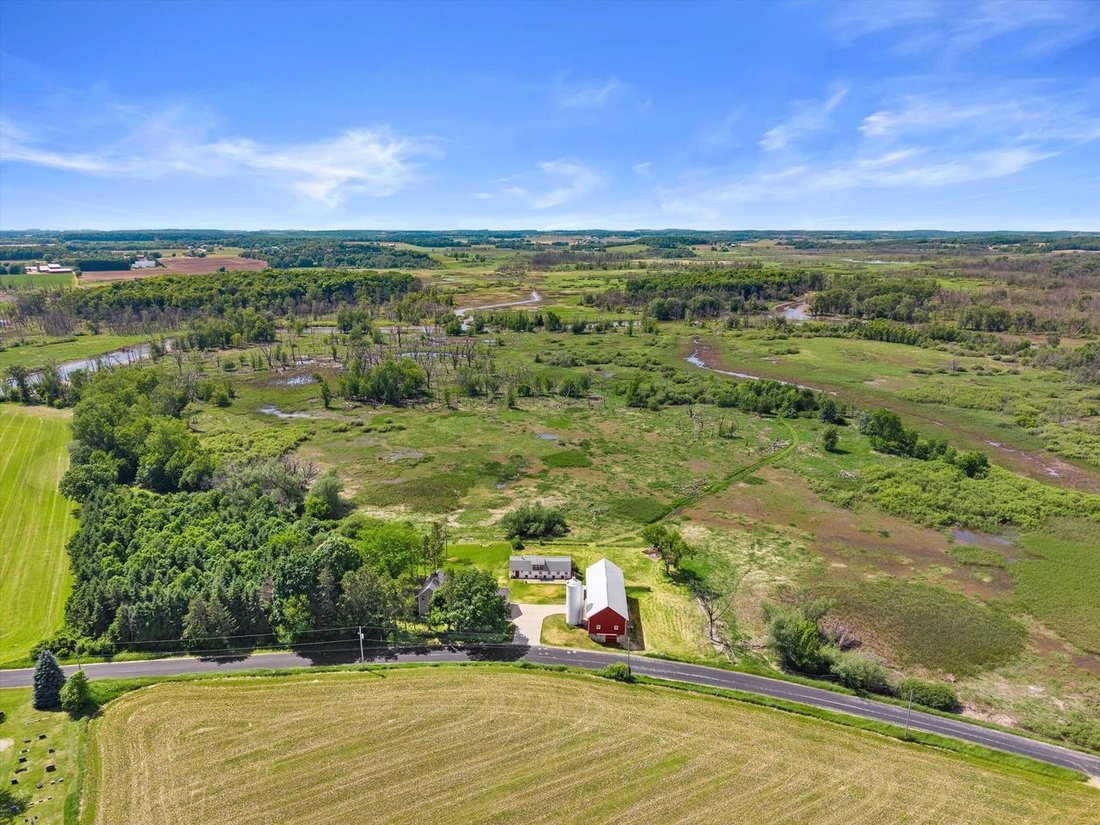 House in Ashippun, Wisconsin, United States 2 - 18365556