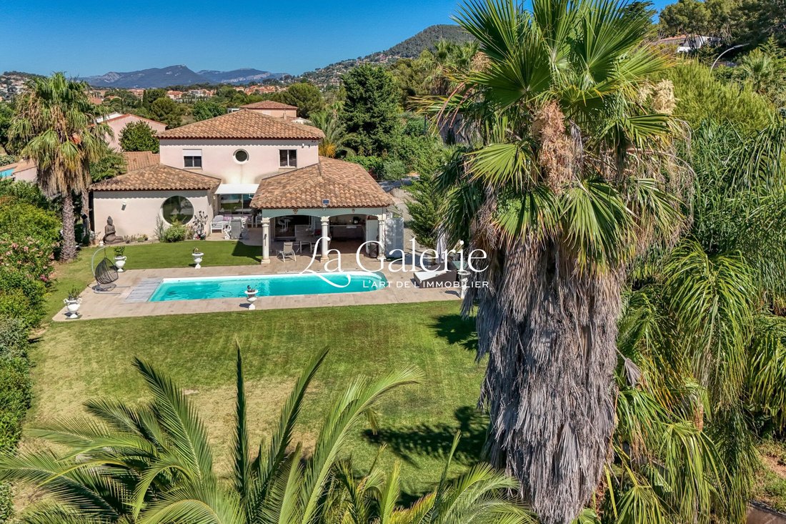 Villa in Centre Ville, Carqueiranne, France 2 - 18369642