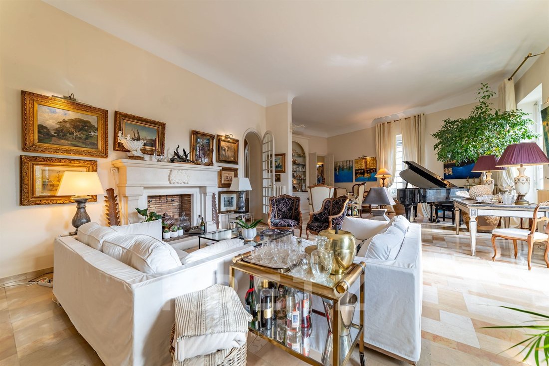 Apartment in Esplanade, Nimes, France 3 - 18367151