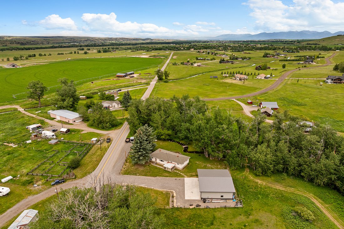 House in Gallatin Gateway, Montana, United States 3 - 18363822