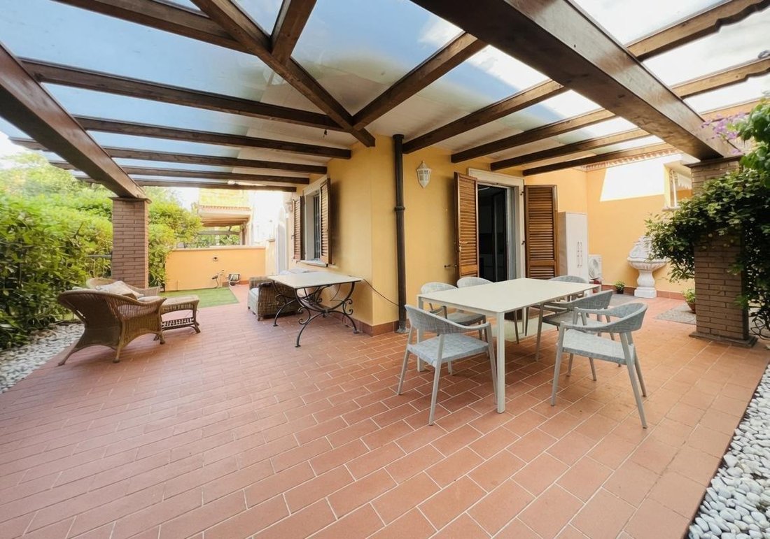 Country House in Ronchi, Massa, Italy 1 - 18366884