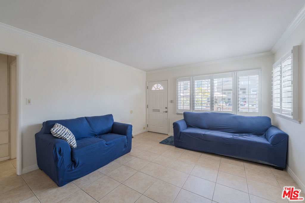 Hermosa Beach, California, United States 5 - 18346352