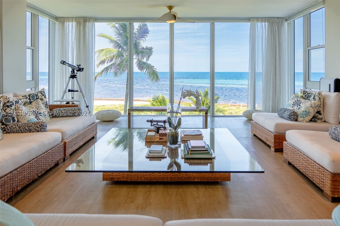 Co Op in Key Biscayne, Florida, United States 1 - 18366132