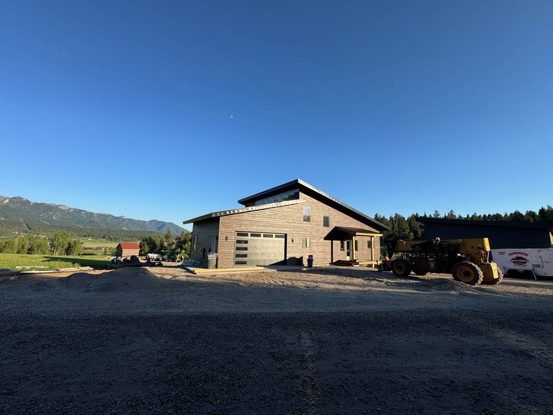 House in Alpine, Wyoming, United States 2 - 18365039