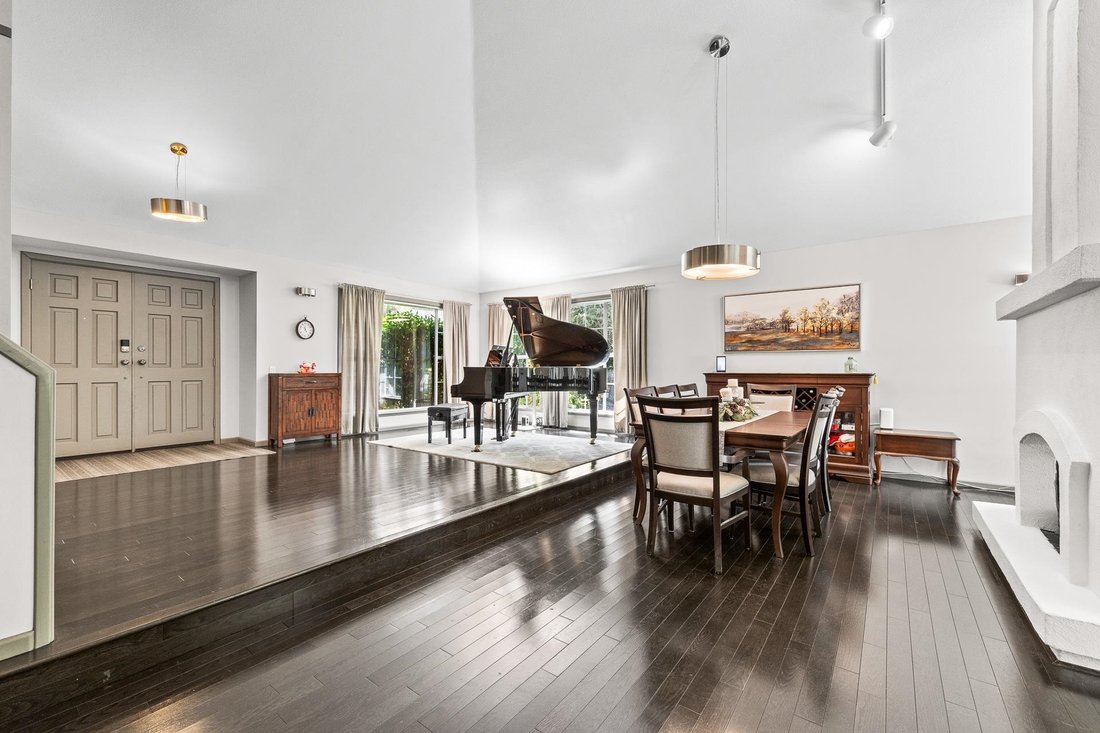 House in Surrey, British Columbia, Canada 3 - 18369602