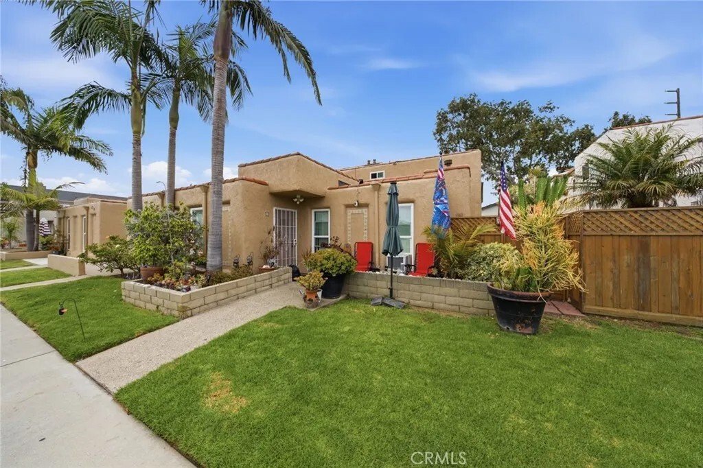 Huntington Beach, California, United States 1 - 18366199